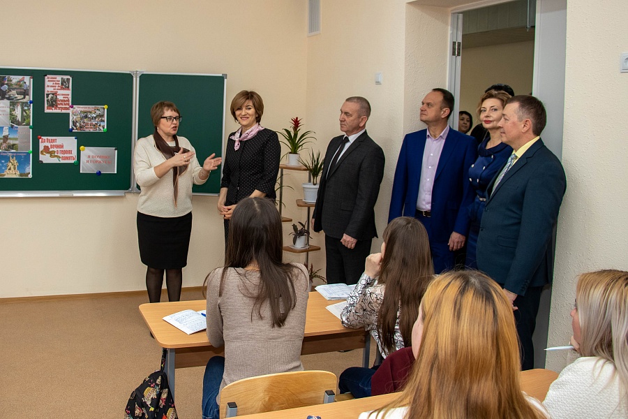  Вице – губернатора Зину Мержоеву нужно уволить: мнение