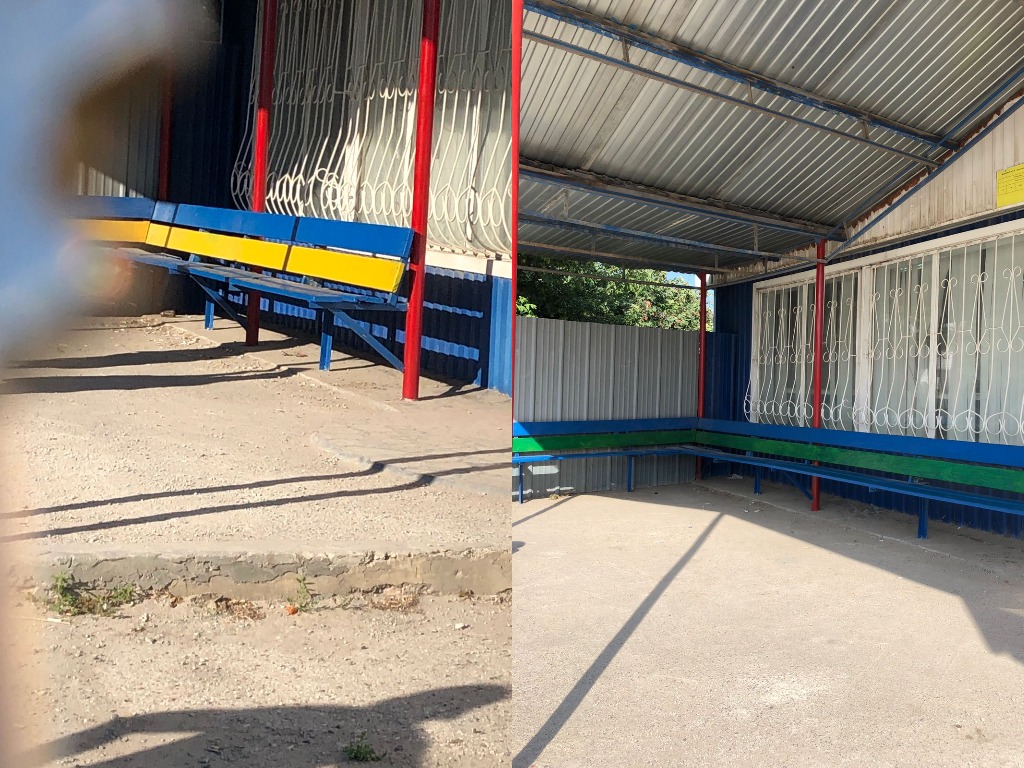 Скамейку в цветах украинского флага срочно перекрасили в Волгоградской области