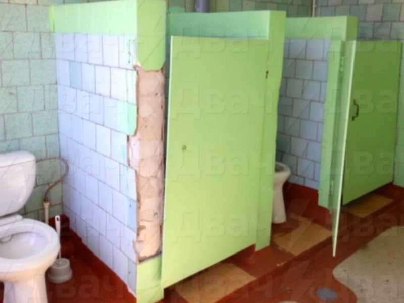 Школа №103 Волгограда официально замкнула топ-5 конкурса самых ужасных туалетов