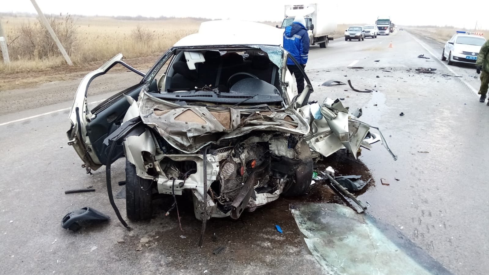 На видео попали последствия страшного ДТП в Волгограде: один человек погиб