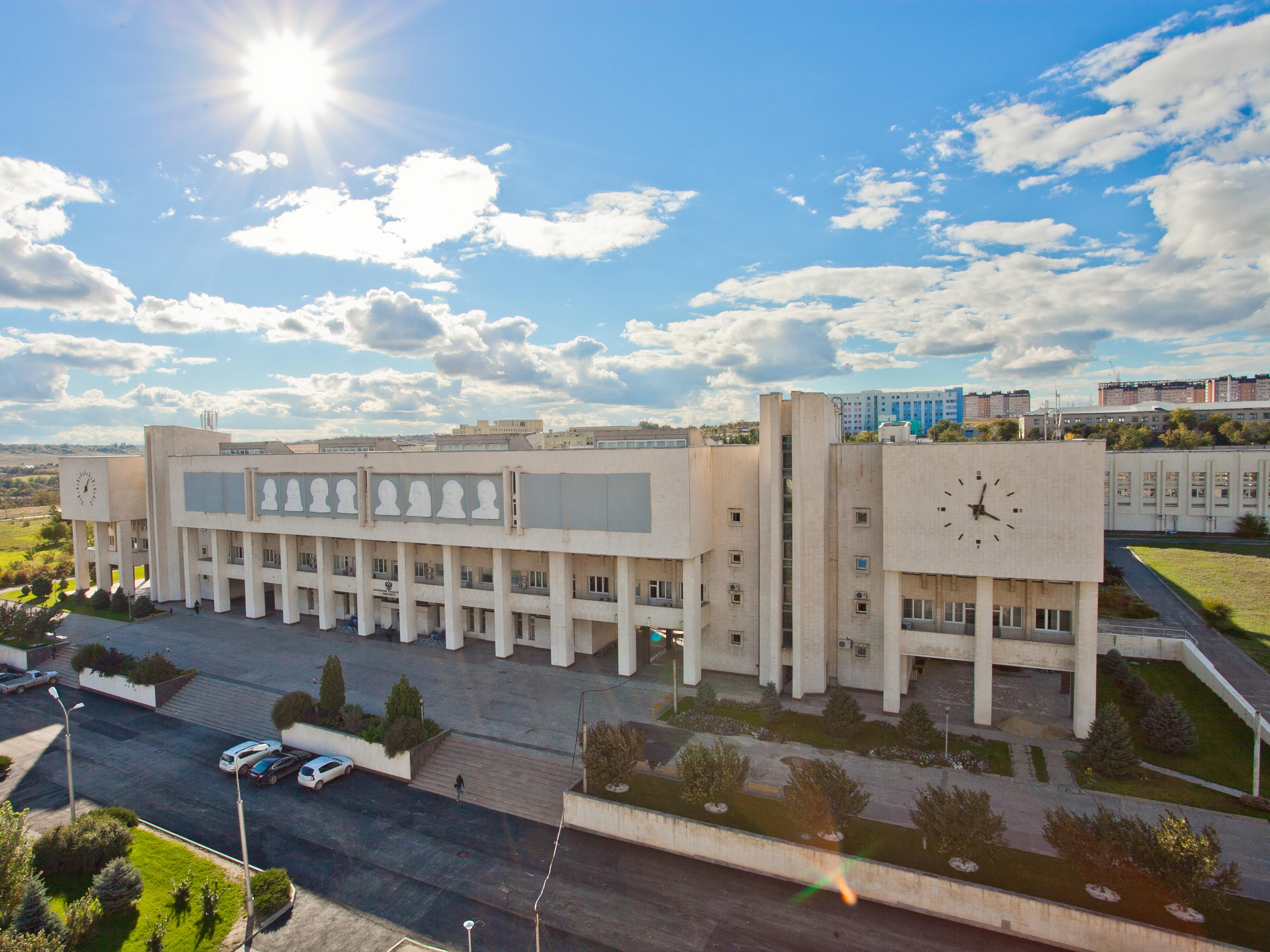 Половина ректората ВолГУ заболела коронавирусом