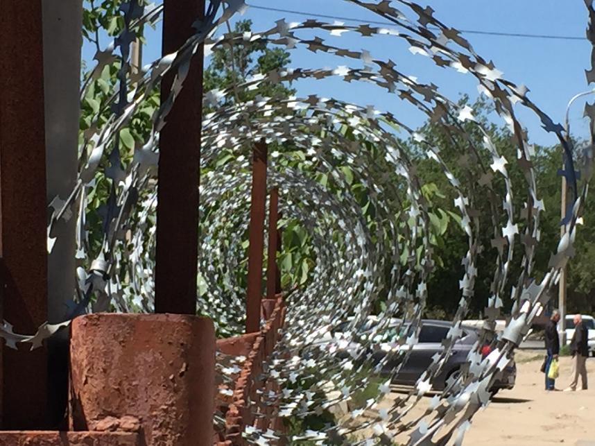 Жена сидельца пыталась пронести водку в зону под Волгоградом