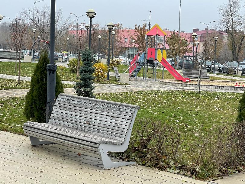Заводской сквер уходит в зимнюю спячку