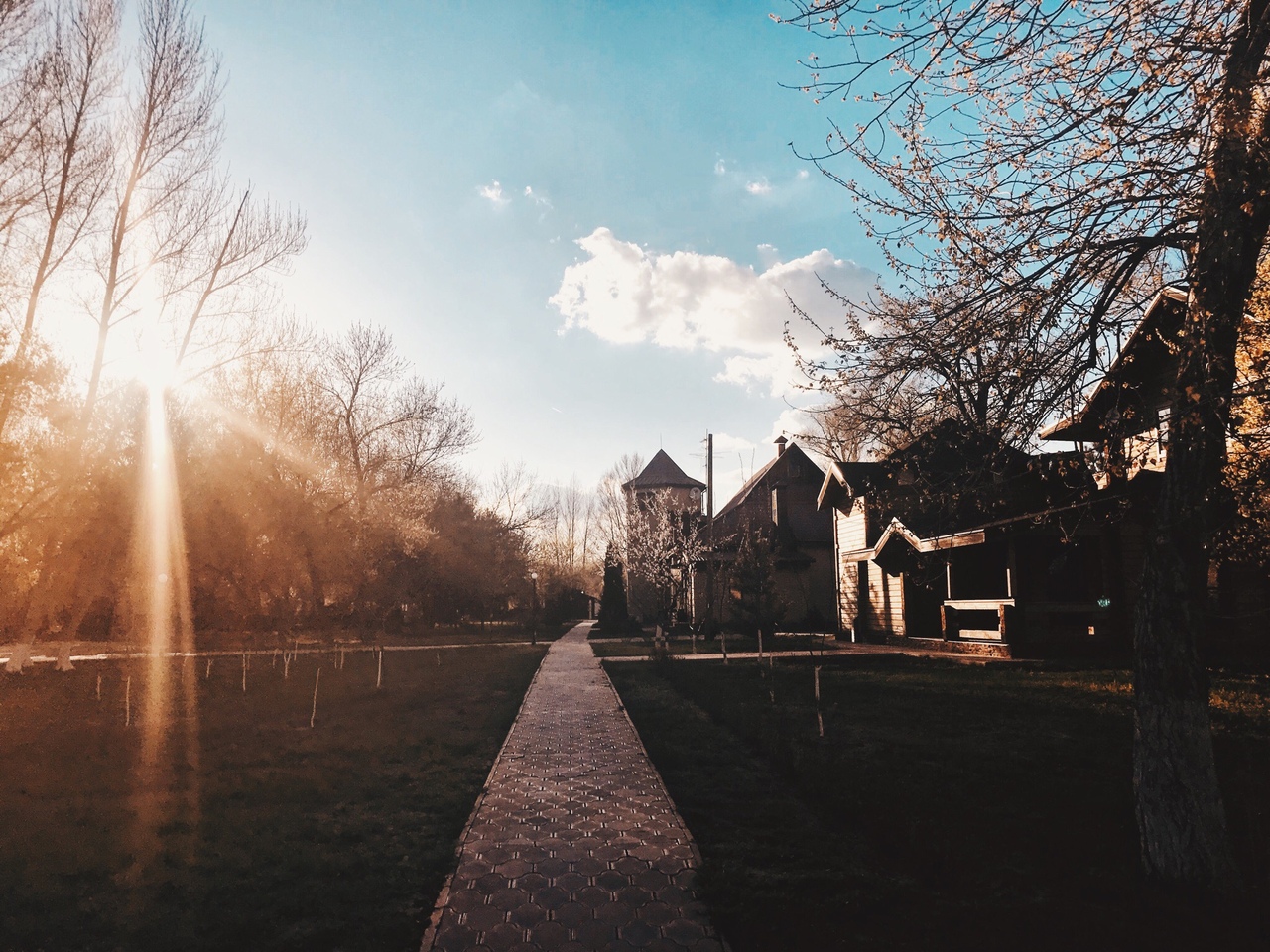 Жарой и ливнями пугает волгоградцев МЧС 