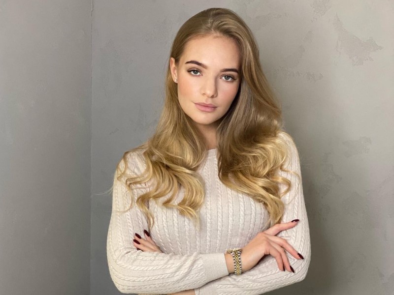 Дочь пресс-секретаря президента РФ прилетела в Волгоград