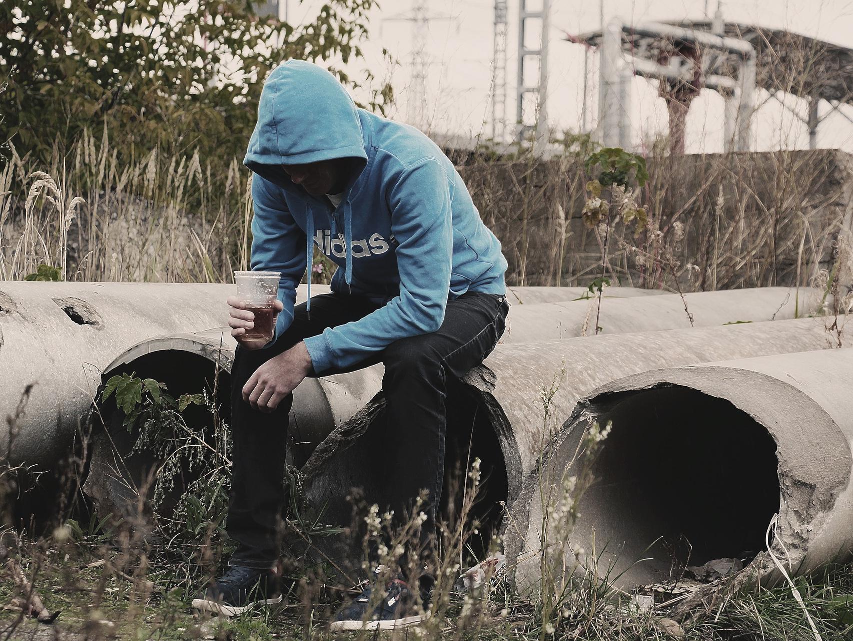 Школа, которую волжане ждут уже 30 лет, стала пристанищем для бомжей и наркоманов