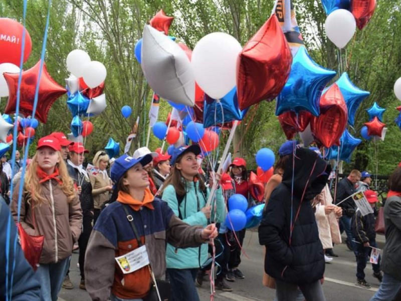 Волгоградские заводчане отметили Первомай