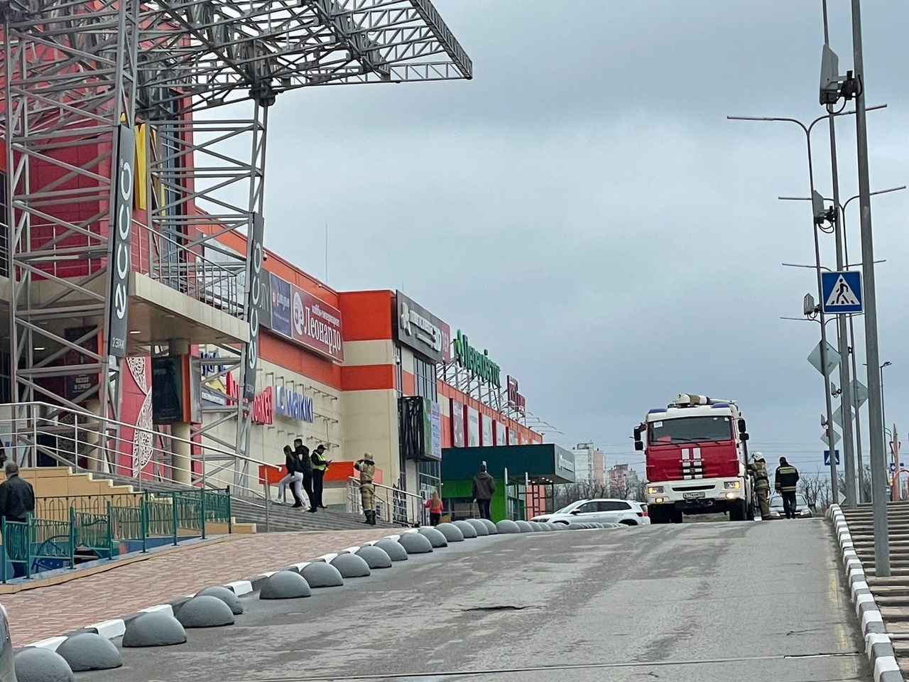 В Волгограде срочно эвакуируют ТРК «Мармелад»