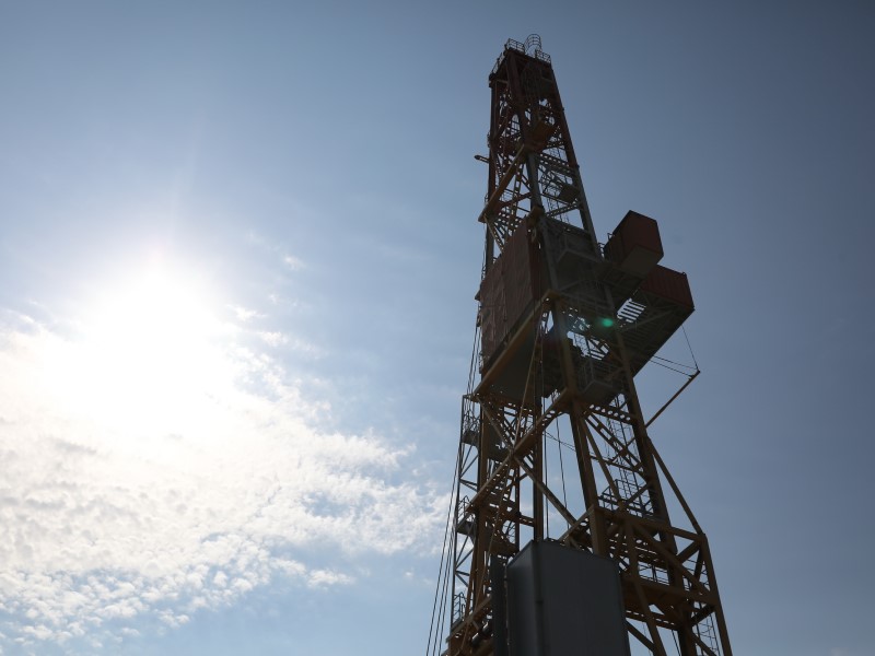 Буровая вышка для добычи газа протестирована в Волгограде 