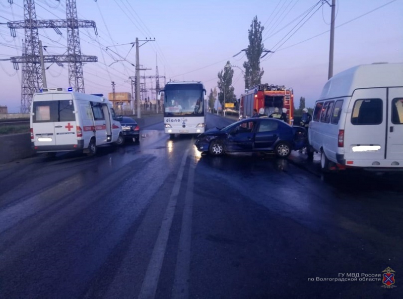 Обездвижил два города: водитель без прав устроил парализующее ДТП на Волжской ГЭС