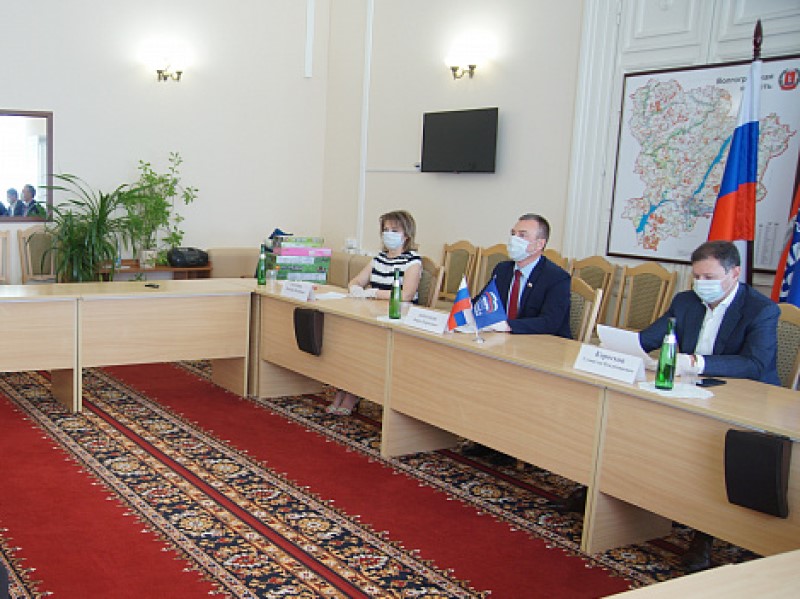 Коронавирус подозревают у депутата Волгоградской облдумы: в опасности еще трое