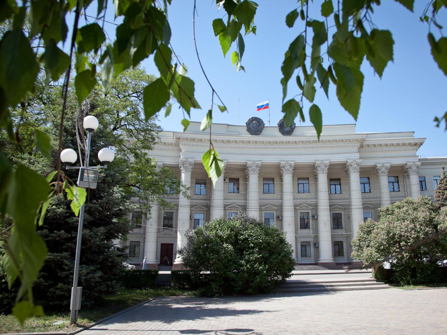 Руководитель аппарата Волгоградской областной думы заболел коронавирусом