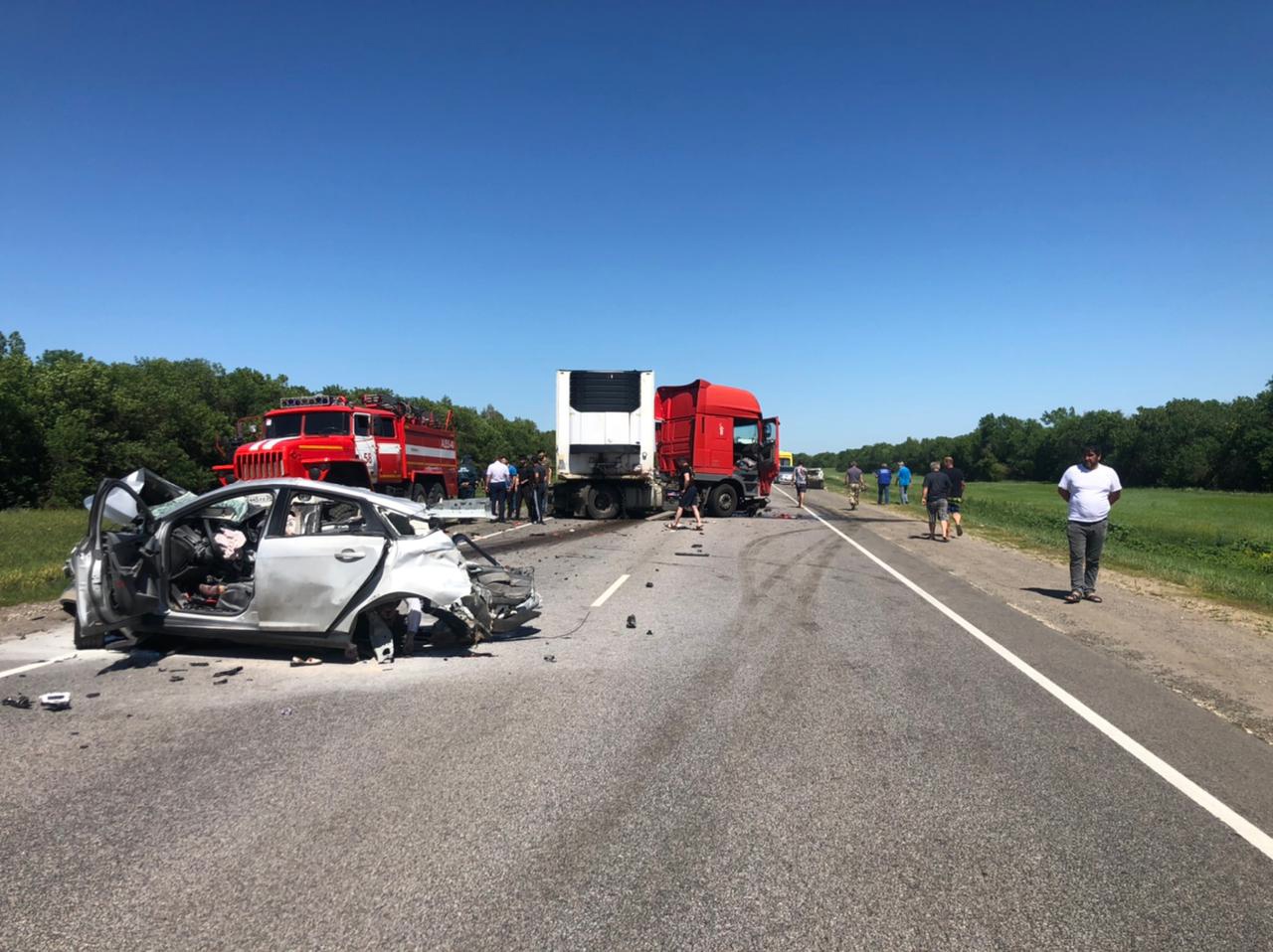 На трассе Волгоград-Москва насмерть разбилась семья