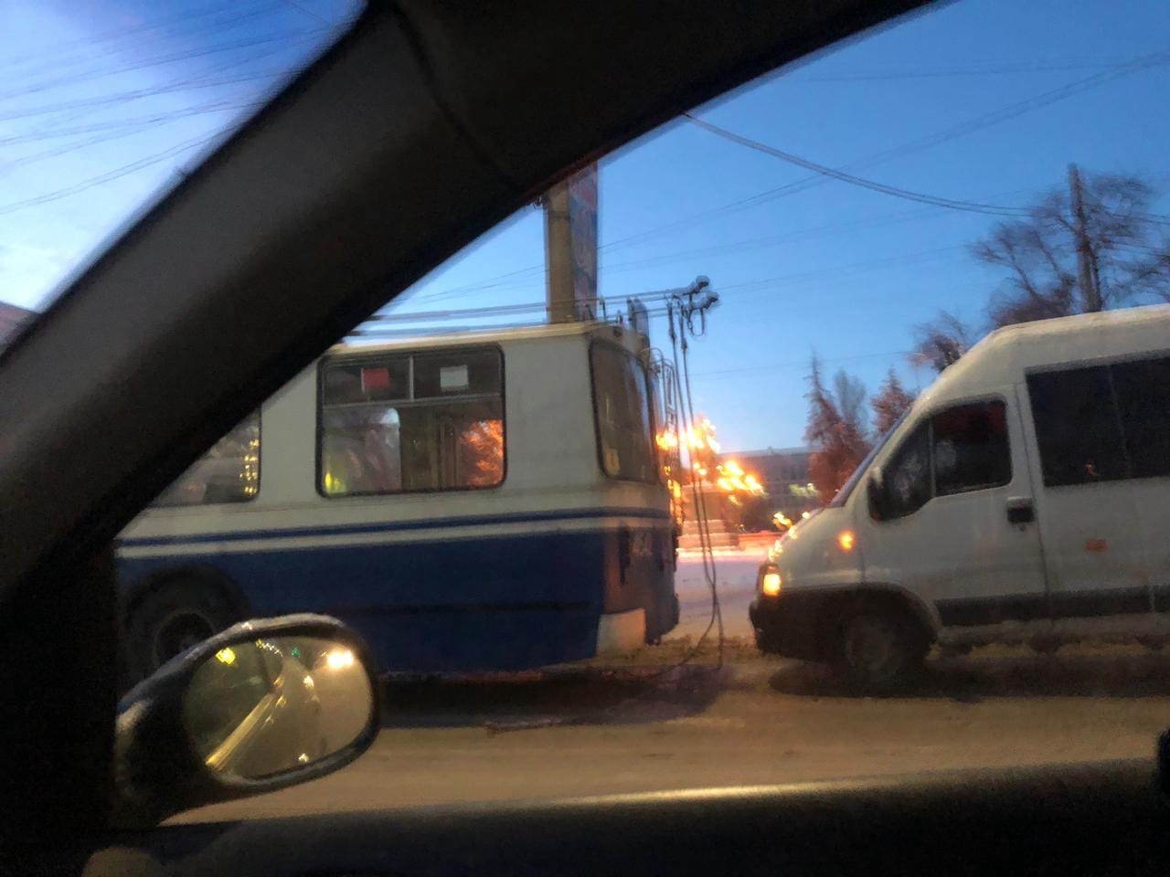 Маршрутка №98 протаранила троллейбус в Волгограде