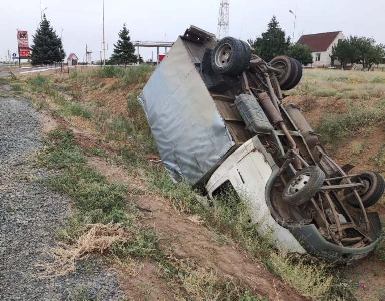 Перевернулась «Газель» в Волгоградской области: чудом никто не пострадал