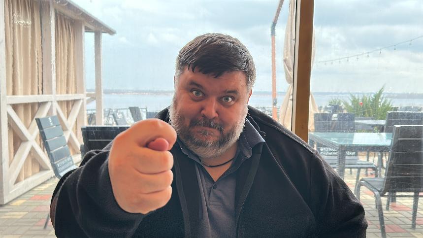 Самого популярного общественника Волгограда попытались не пустить на встречу с губернатором