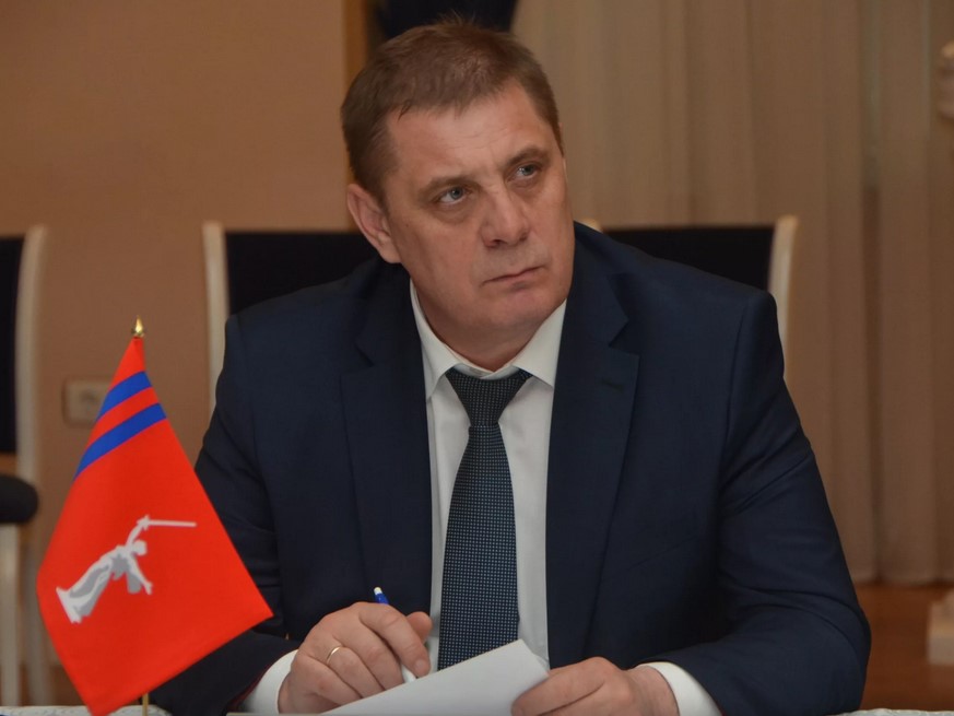 На «шахе» ездит волгоградский сенатор с сумочкой Louis Vuitton и пятью миллионами дохода в год