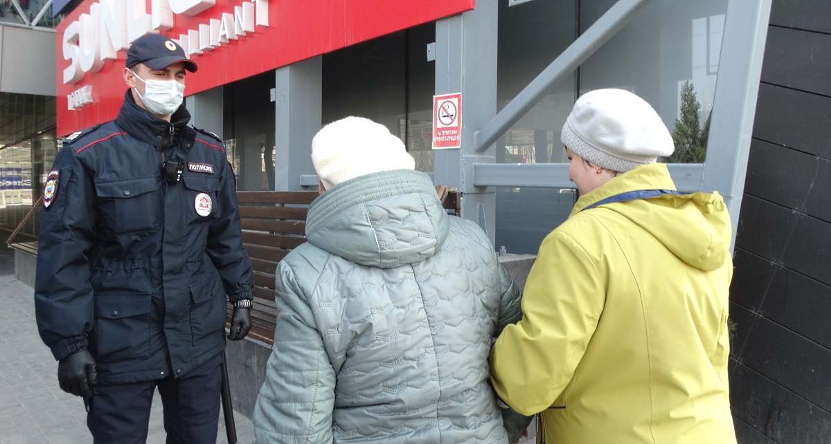 350 волгоградцев вышли на улицу без маски и документов: им грозит штраф 