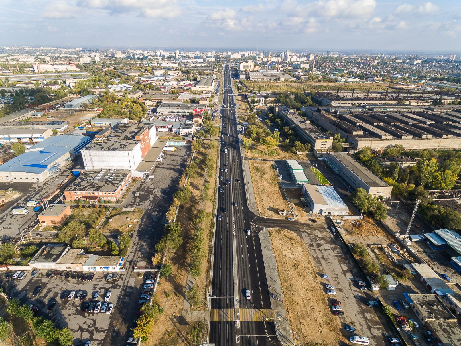 Из-за порыва на магистральном водопроводе в Волгограде перекрыли дорогу