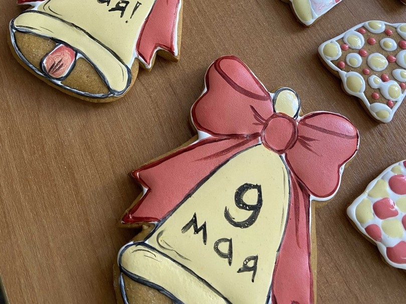 Воспитанники детского дома в Волгоградской области поздравили с 9 мая детей войны 