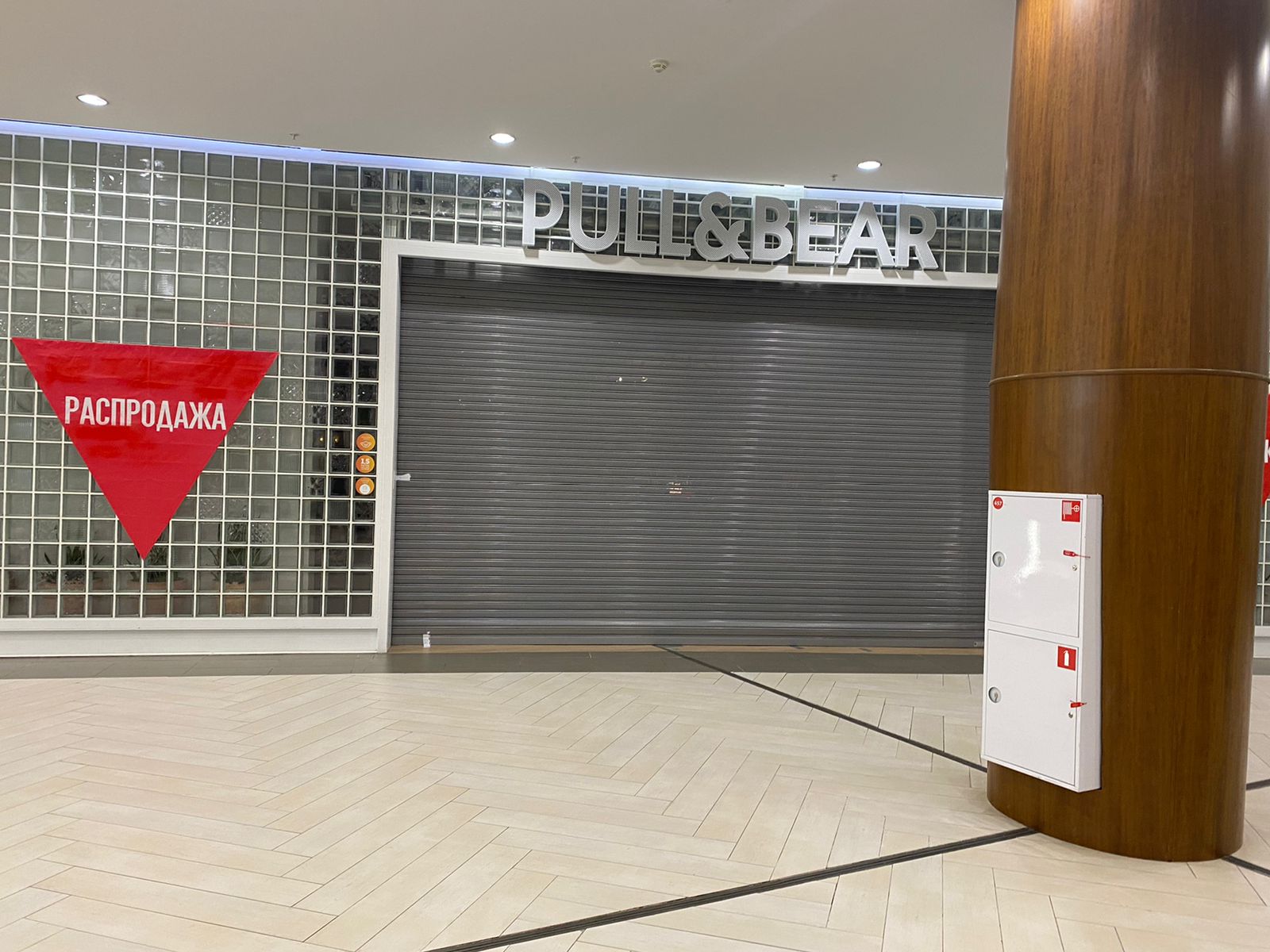 «Унынье»: пустующий ТРК «Акварель» в Волгограде запечатлели на фото