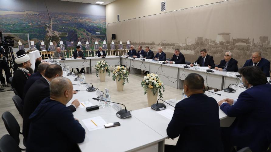 У нас одна Родина: волгоградский губернатор встретился с представителями духовенства
