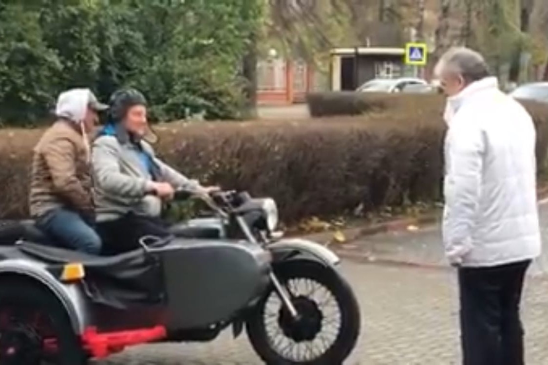 Волгоградский фермер подарил Павлу Грудинину мотоцикл на день рождения