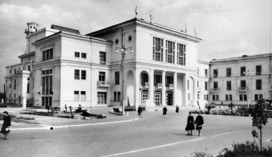 В Волгограде выставили на продажу Дворец культуры