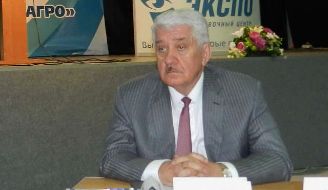 Отправившейся отдыхать вместе с любимой женщиной на острова Тихого океана депутат Волгоградской облдумы, может сложить полномочия