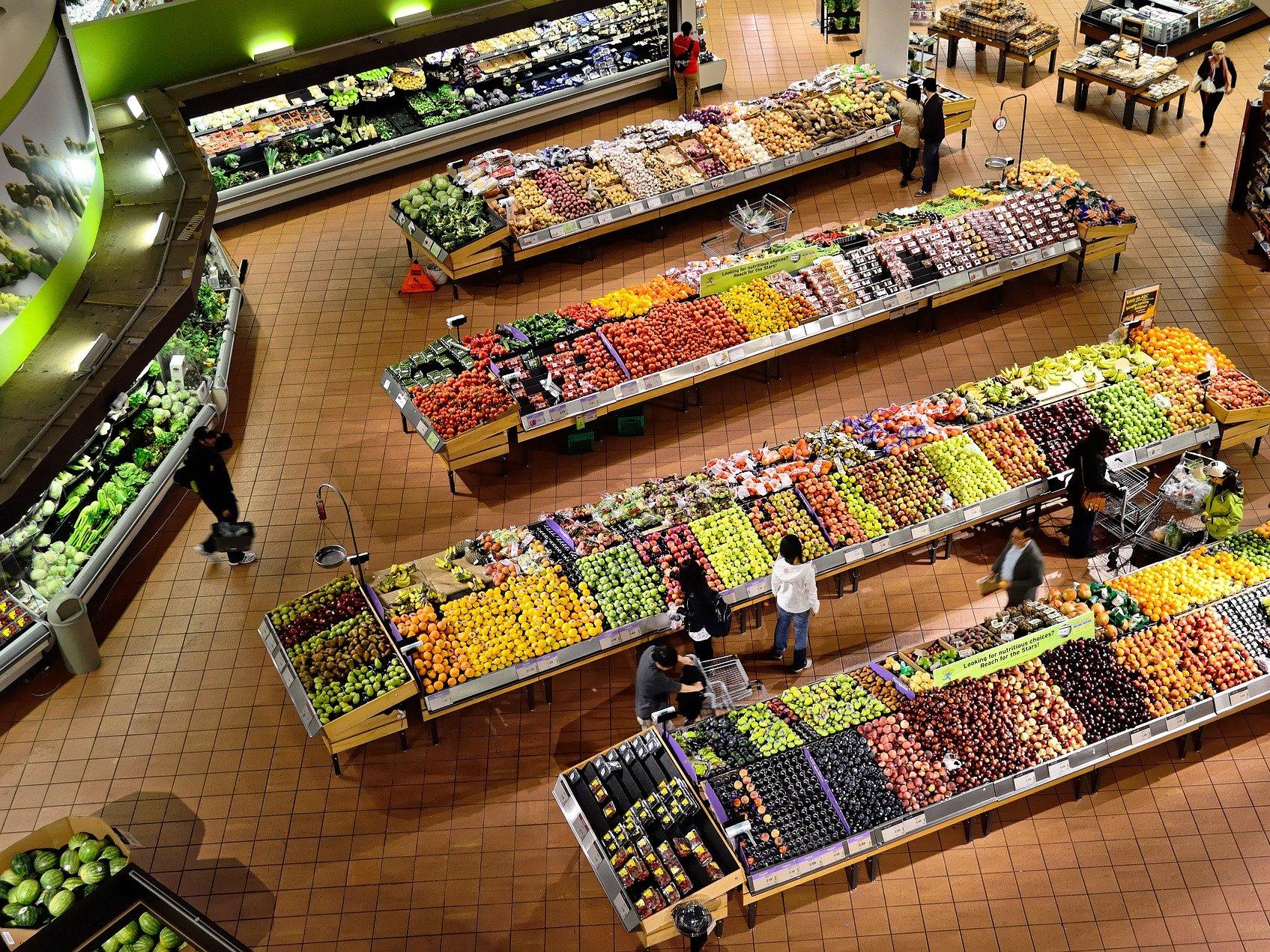 Почти 70% жителей Волгоградской области тратят более половины своего дохода на продукты