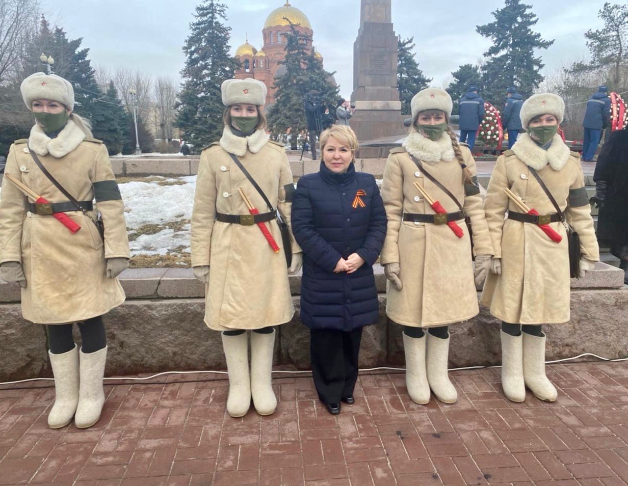 Депутат Госдумы Ирина Гусева отметила 78-летие Победы в Сталинградской битве на родном округе