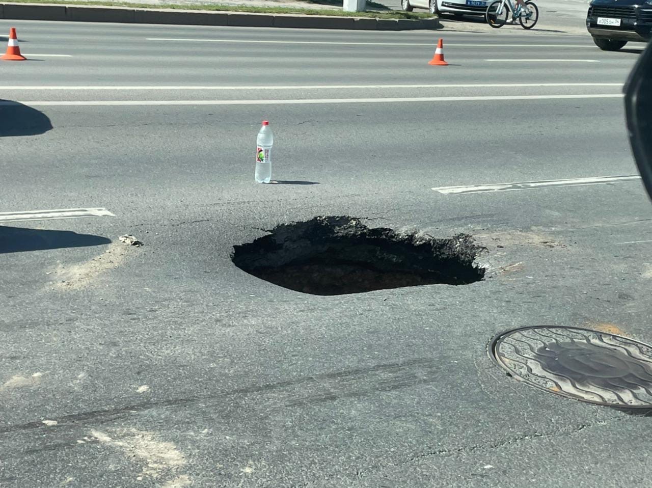 Дамбу на Спартановке в Волгограде оцепили и обследуют после провала проезжей части