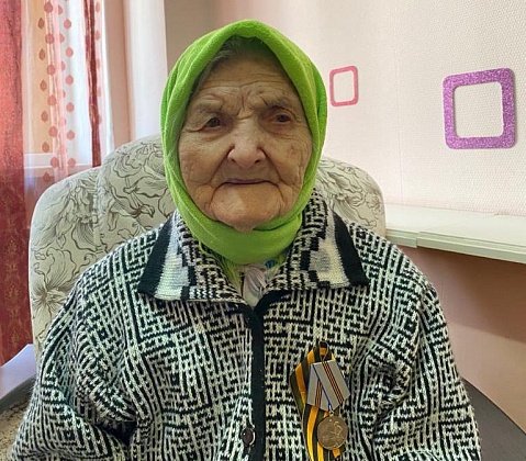106-летняя жительница Волгоградской области сделала прививку от коронавируса 