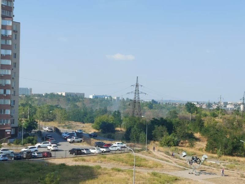 Крупный пожар вспыхнул в элитном микрорайоне Волгограда