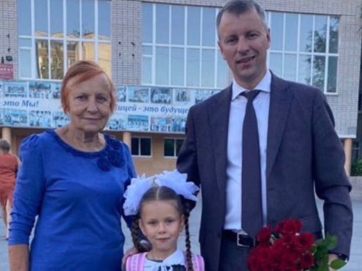 Волгоградский депутат показал переживания дочки перед первой встречей со школой