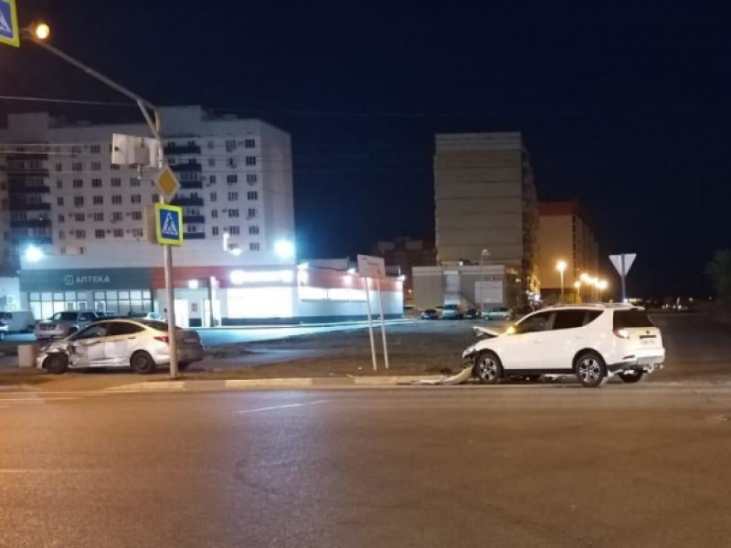 24-летний пассажир такси пострадал в аварии в Волжском