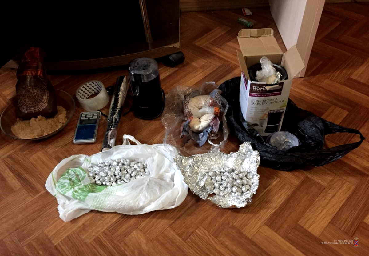 Наркодилеров из Таджикистана с 1000 доз героина задержали в Волгограде