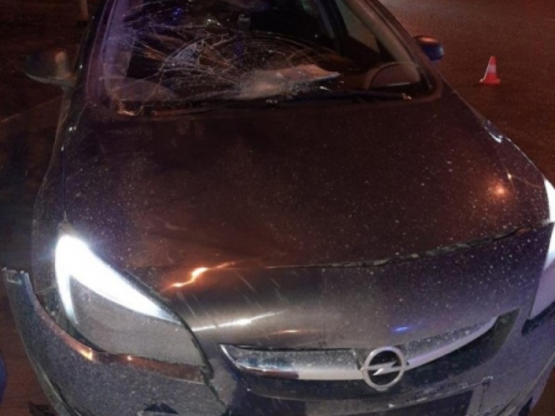 Мужчину с маленьким ребенком сбили на «зебре» в Волжском