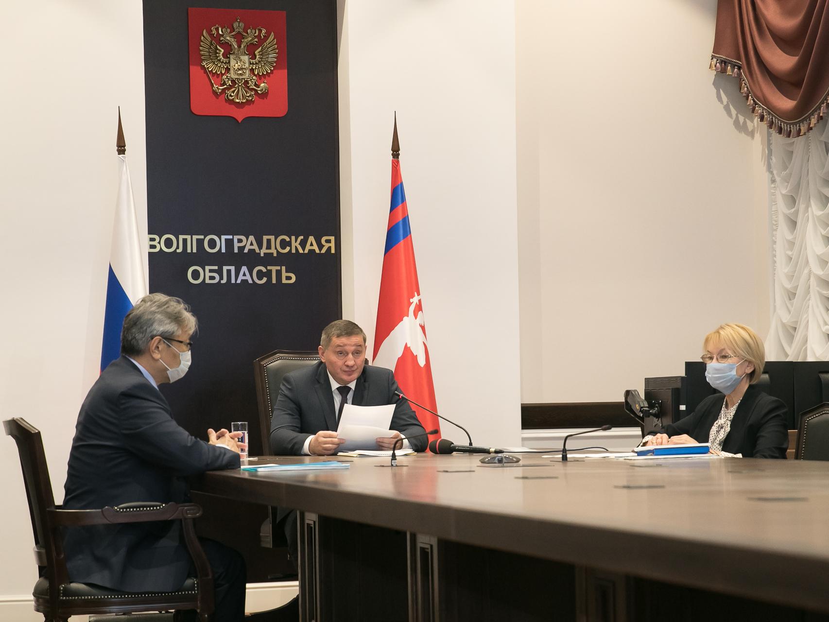 Андрей Бочаров поручил передать врачам-терапевтам часть автомобилей органов исполнительной власти