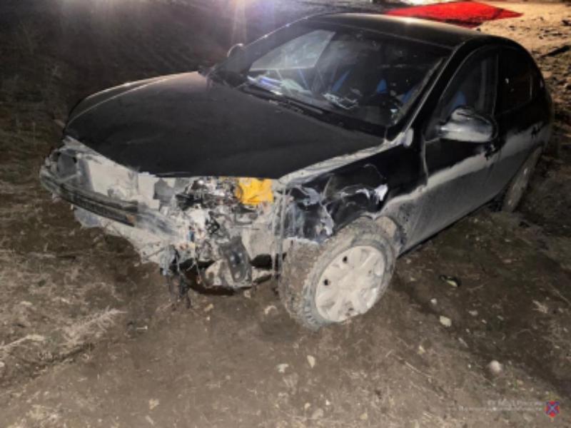 Уснувший за рулем водитель устроил массовое ДТП в Волгоградской области