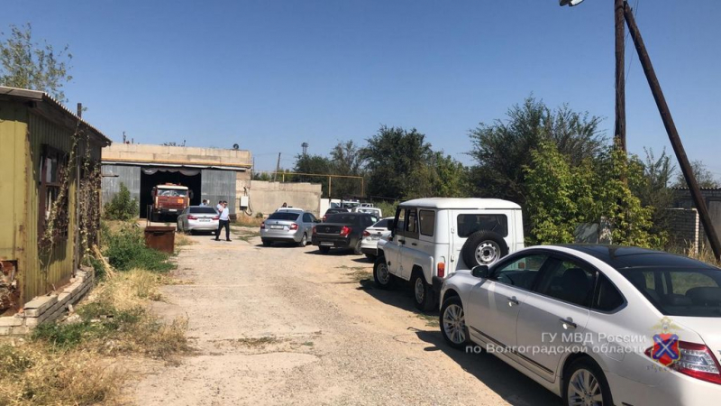 Два подпольных нефтезавода накрыли полицейские в Волжском 