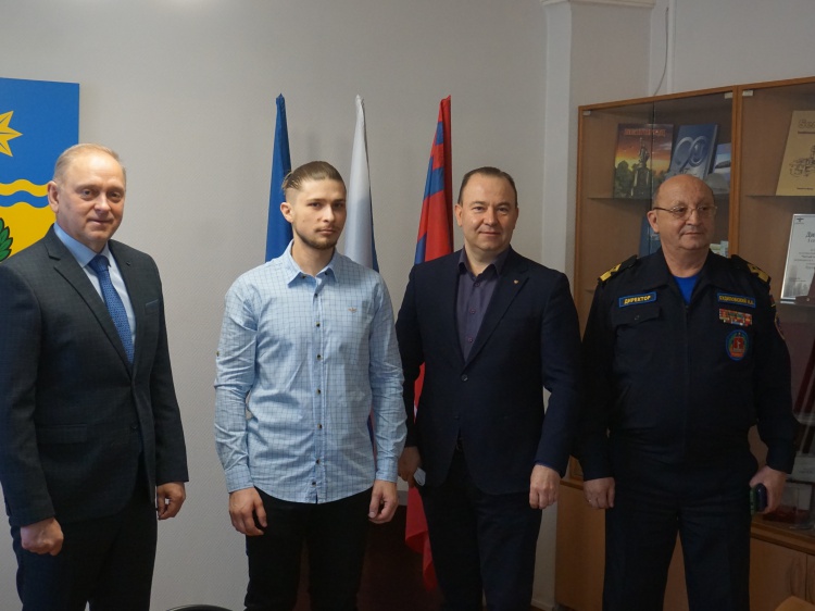 Волжанин Валерий Данилов приставлен к двум наградам за спасение тонущих детей