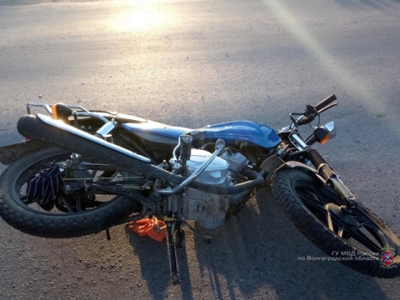 12-летняя девочка перевернулась на мотоцикле под Волгоградом