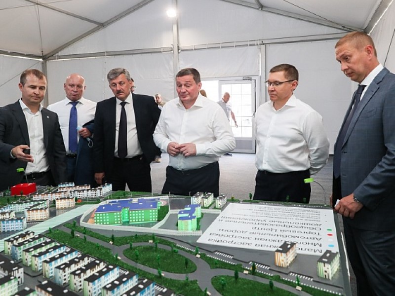 Волгоградские чиновники похвастались министру строительства и ЖКХ