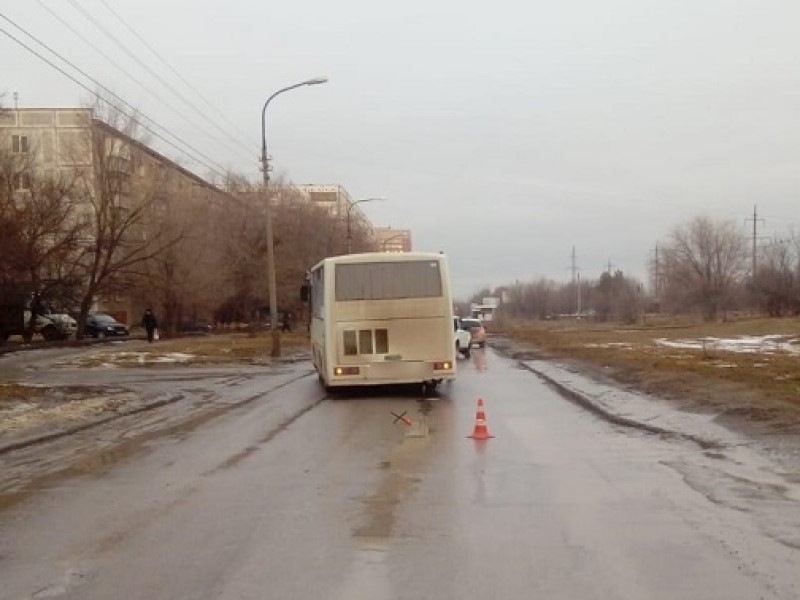 12-летний мальчик угодил под колеса пассажирского автобуса в Волжском