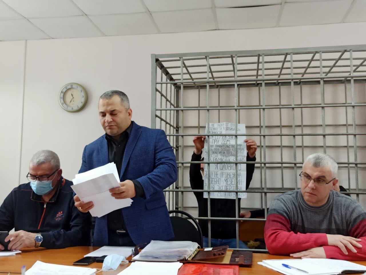 «Мае дело фальшифицированно»: деньги пытается всучить семье убитого в «Сбербанке» волгоградца семья Мелконян