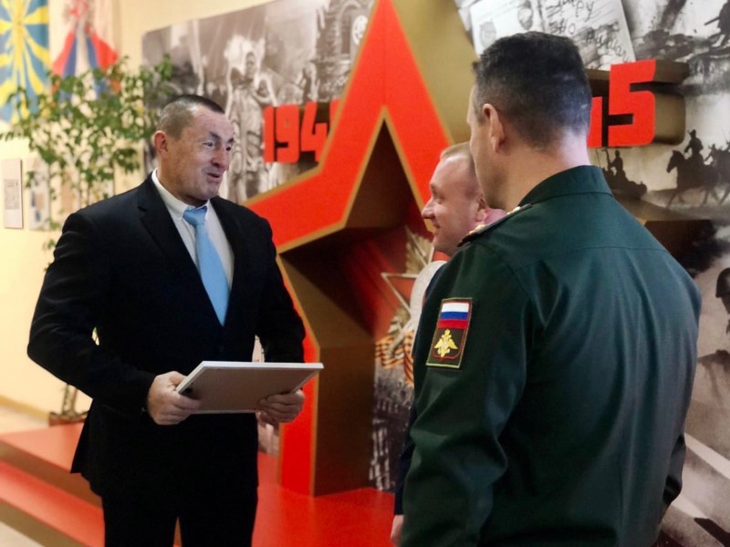 В День Героев Отечества в волгоградском Доме офицеров чествовали легендарного танкиста