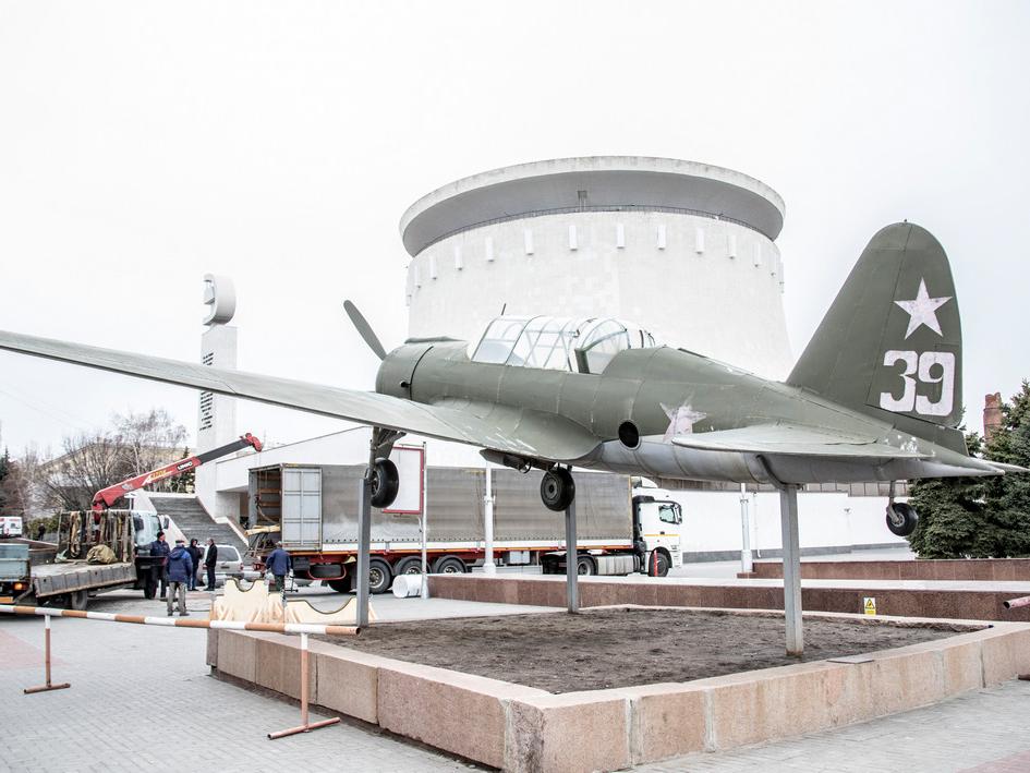 К майским праздникам в Волгограде отреставрируют макет бомбардировщика СУ-2
