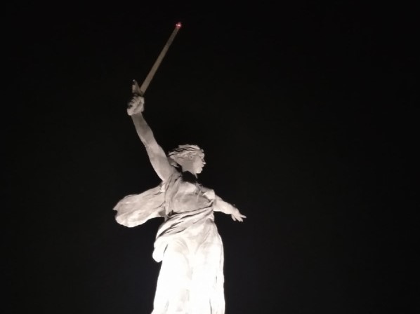 Защитник культурного наследия Волгограда объяснил, почему не уследили за монументом «Родина-Мать»