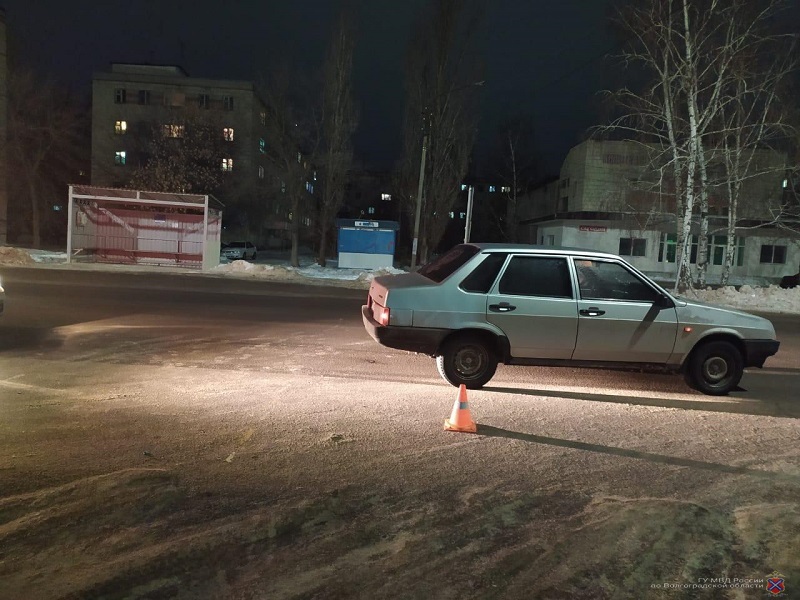Молодой водитель на «девяносто девятой» сбил двух женщин в Волгоградской области